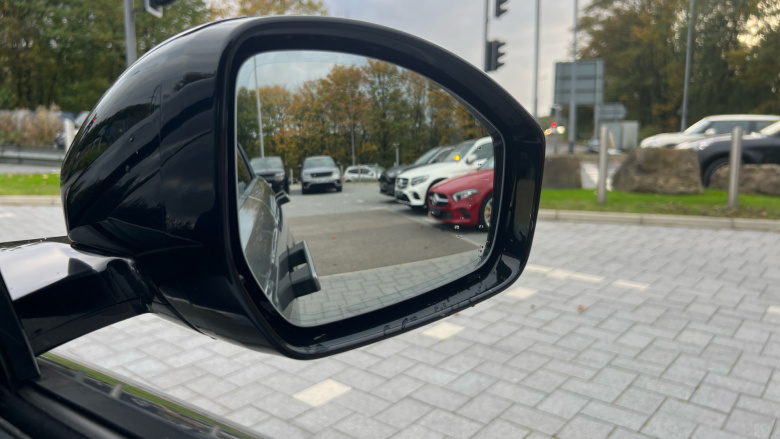 Land Rover Range Rover Evoque 2.0 D200 Dynamic SE 5dr Auto Diesel Hatchback